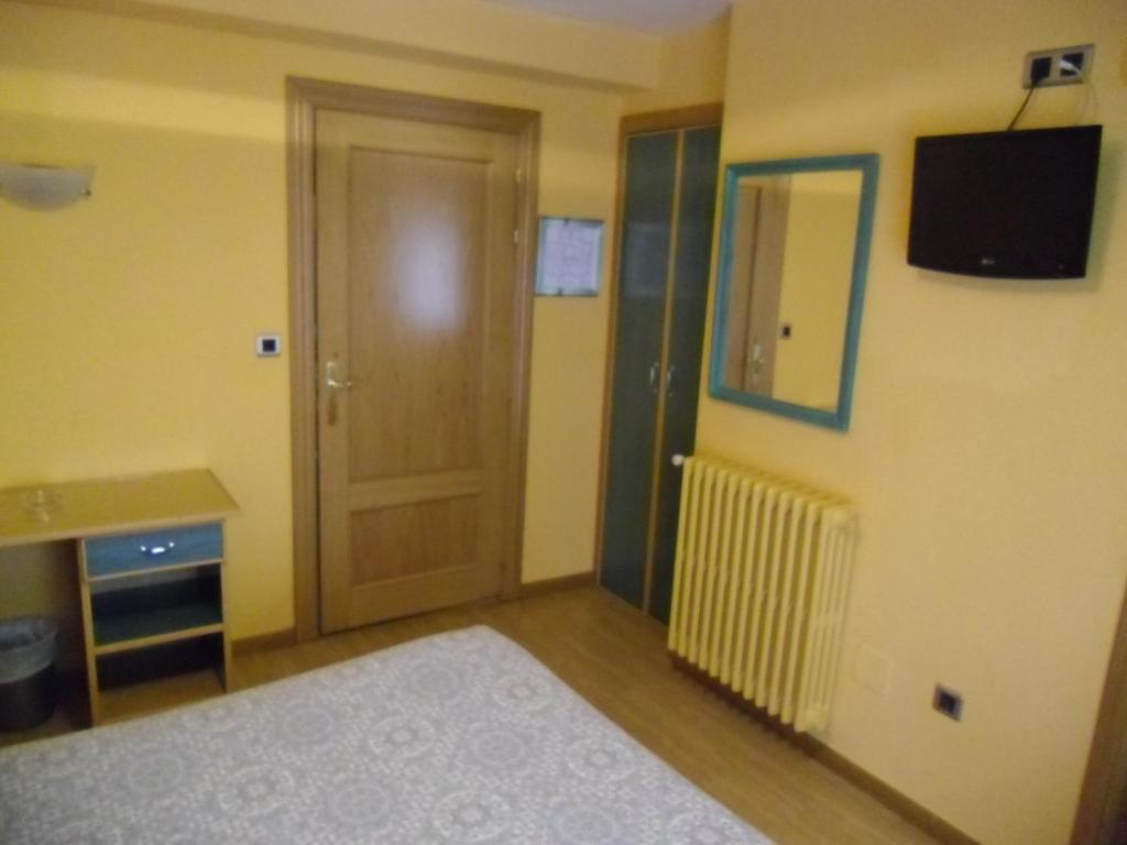 Hostal Don Suero Leão Quarto foto