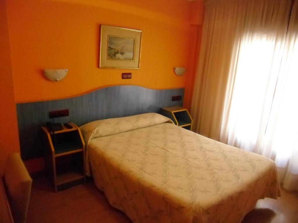 Hostal Don Suero Leão Quarto foto